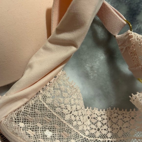 NWT Victoria Secret Cloud bra - Picture 12 of 14